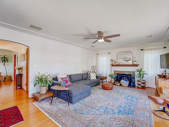4th image of 4806 Aragon Dr