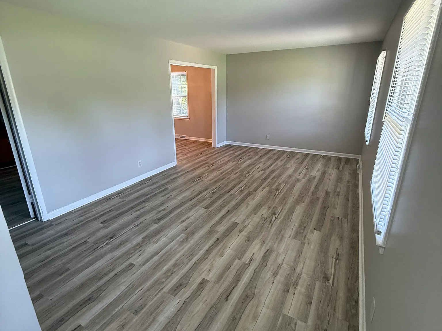 4 bed, 1824 sqft, $2,000 — Photo 3