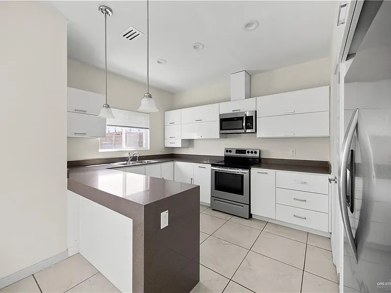 2312 Harmony Ln #D — Photo 5