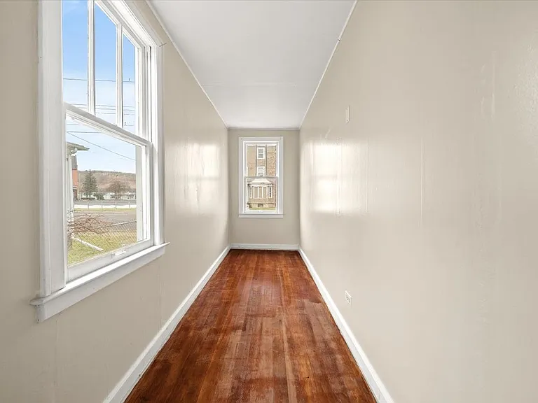 26 Doubleday St — Photo 13