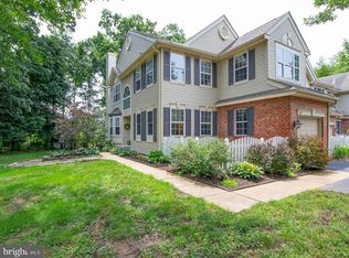 457 Penn Oak Ct, Harleysville, PA 19438