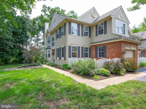 457 Penn Oak Ct, Harleysville, PA 19438