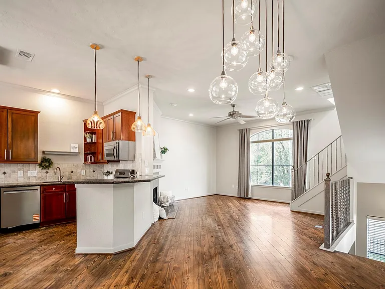 2719 La Branch St — Photo 10