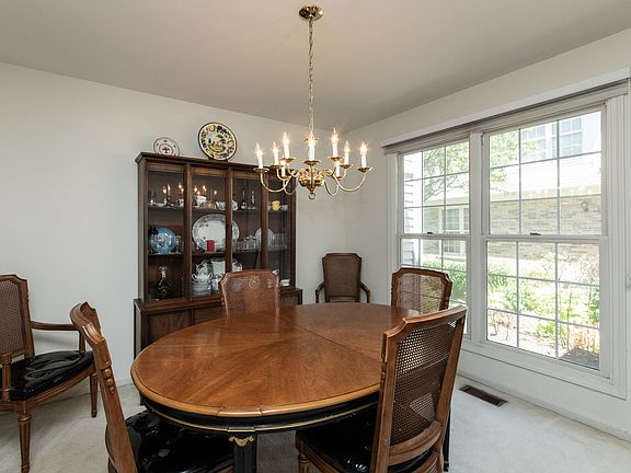 5th image of 9081 Jacqueline Dr