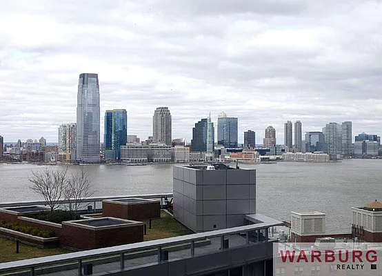 Sold by Warburg | media 6