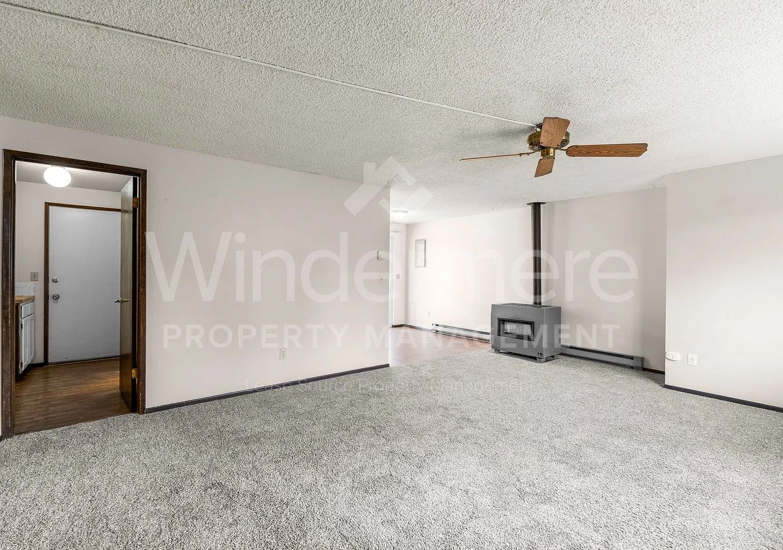 3142 E 31st — Photo 3