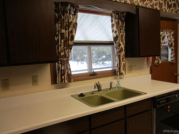 4th image of 725 Parker Ave #1