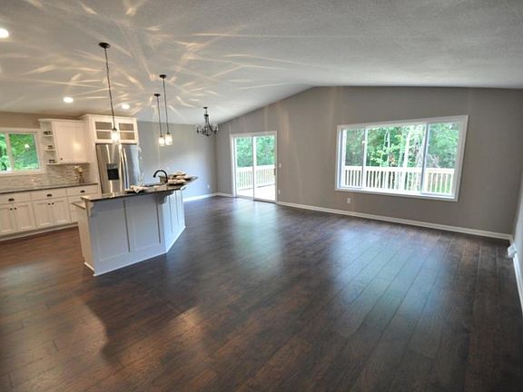 4th image of 681 229th Ln NE