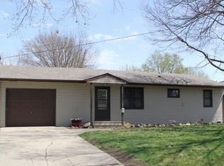 806 E 13th St N, Newton, IA 50208