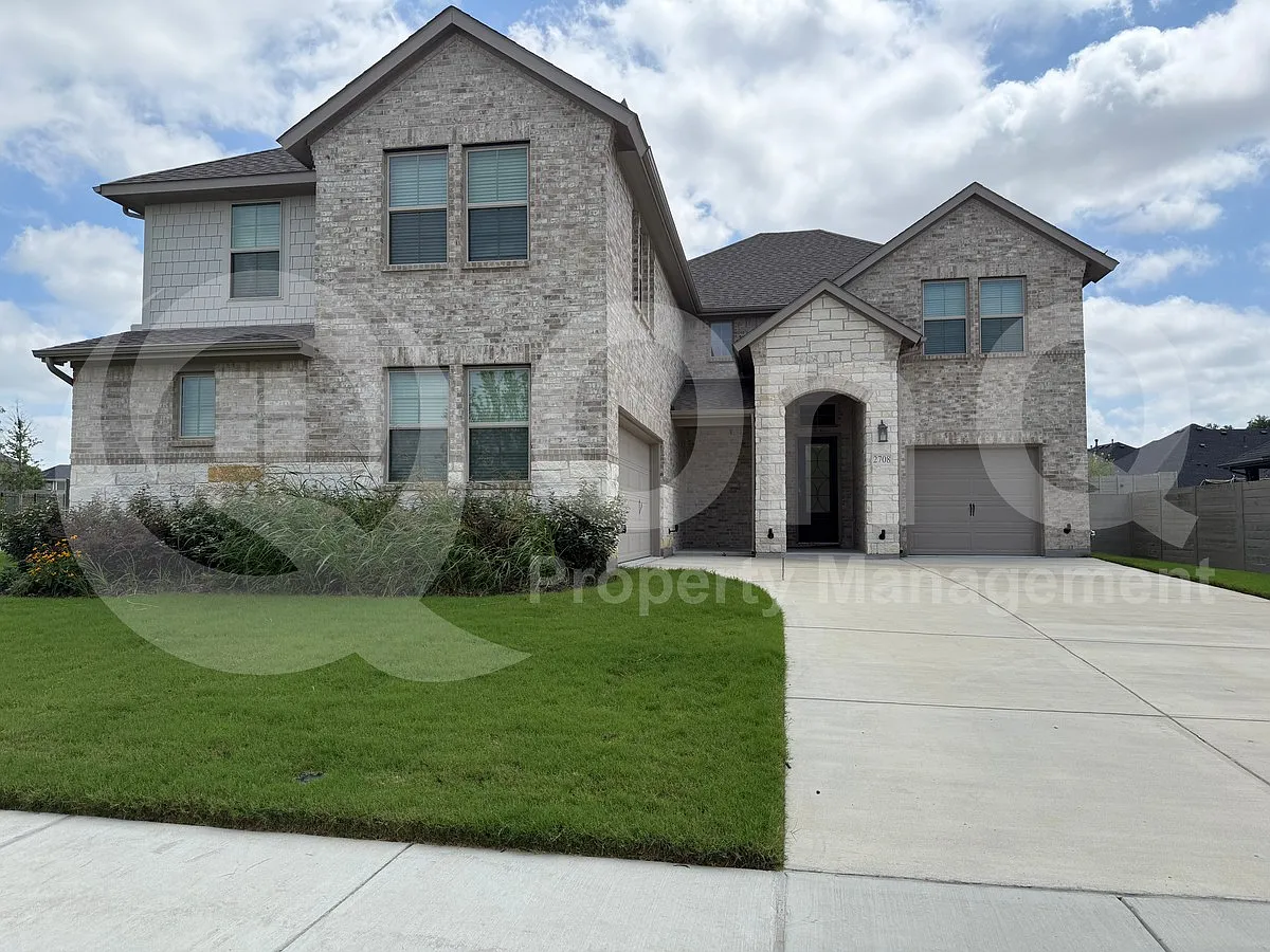6 bed, 4.0 bath, 3870 sqft, $3,850 — Photo 2