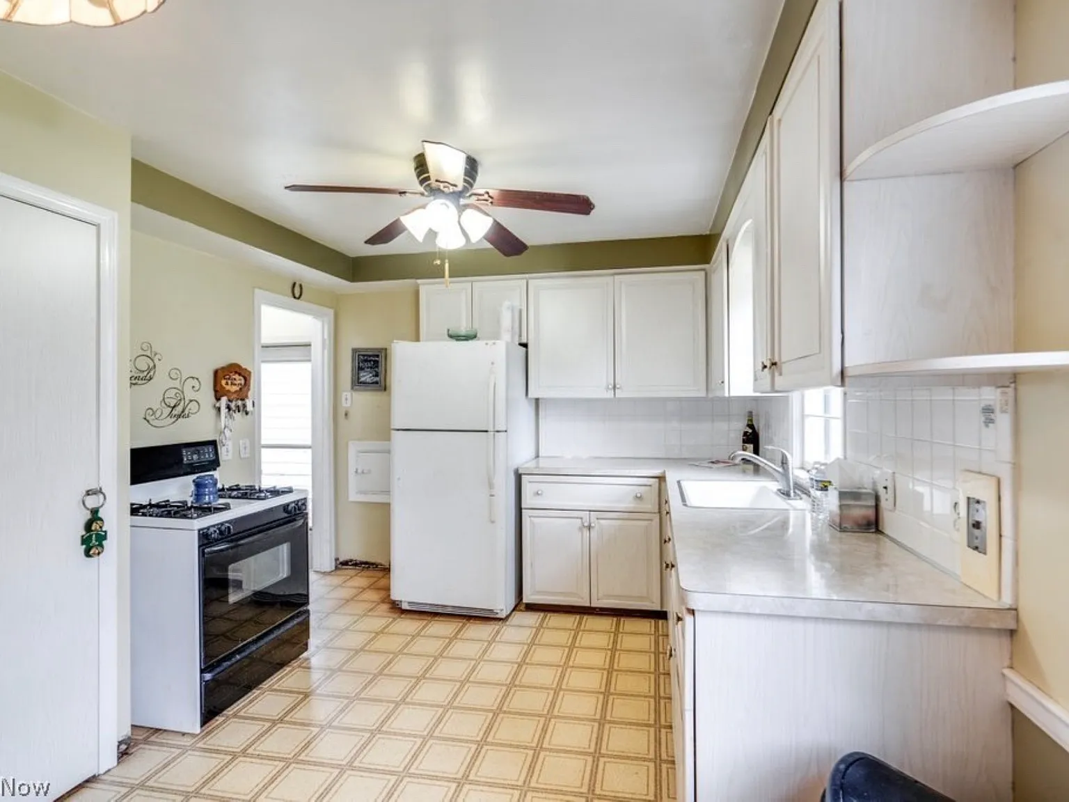 4 bed, 1364 sqft, $1,795 — Photo 3