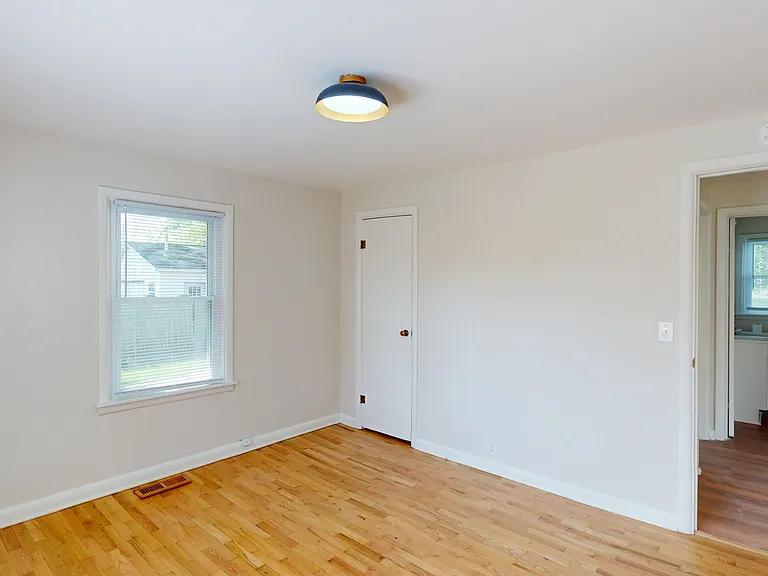 3906 S Poplar St — Photo 15