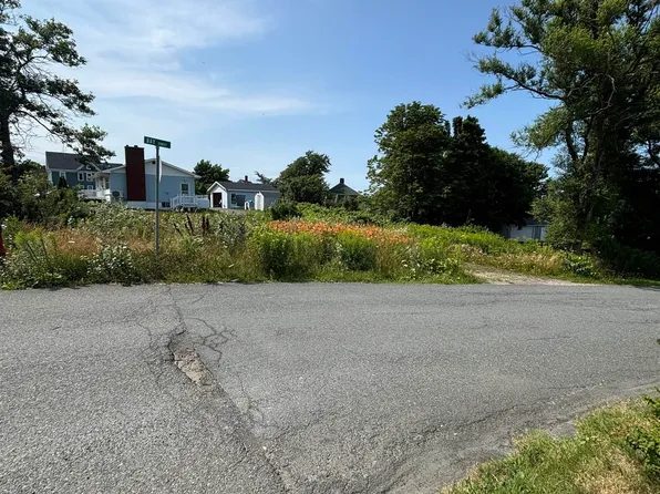 718 Main St, Glace Bay, NS B1A 4Y5