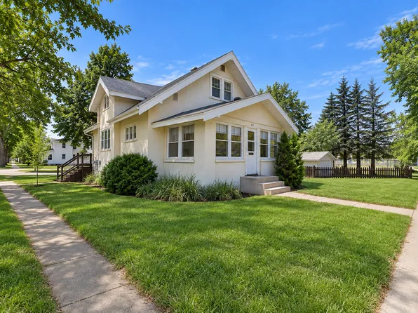 403 5th St NE, Staples, MN 56479