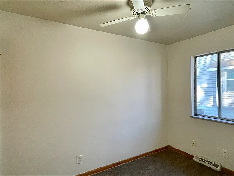 1414 Geneva Ave — Photo 7