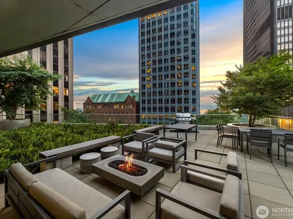 909 5th Ave Unit 305, Seattle, WA 98164