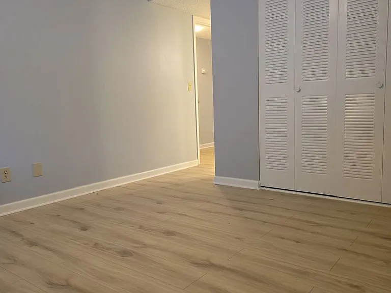 160 Live Oak Woods Ct #4D — Photo 10