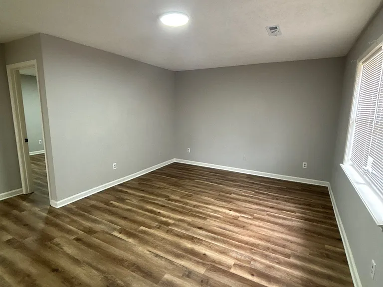 330 Main St #10 — Photo 18