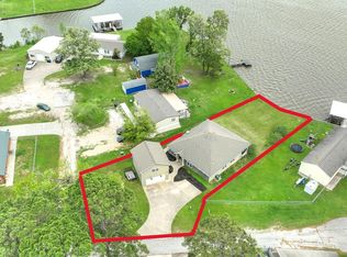 453 E Oak Shadows, Onalaska, TX 77360