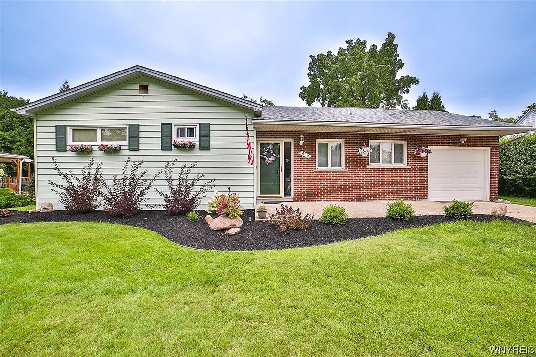 509 Meadowbrook Dr, Lewiston, NY 14092 | Zillow