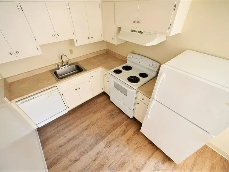 2514 College Ave — Photo 4