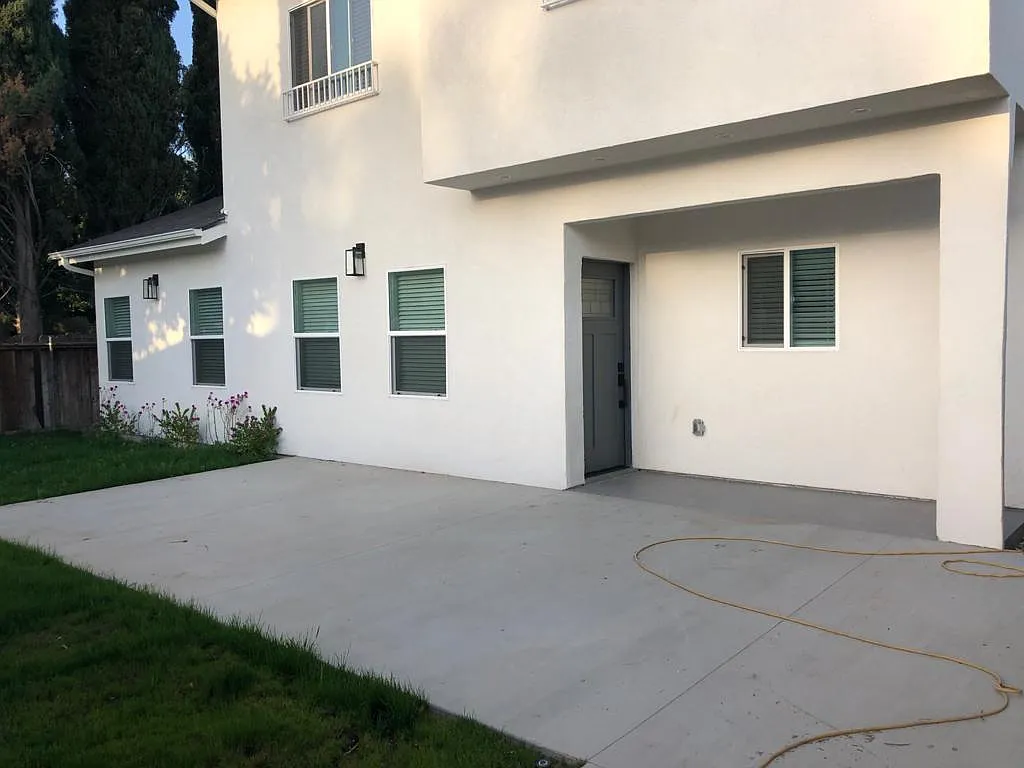 6542 Gaviota Ave — Photo 2