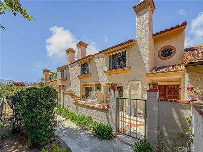 450 Country Club Dr APT B, Simi Valley, CA, 93065