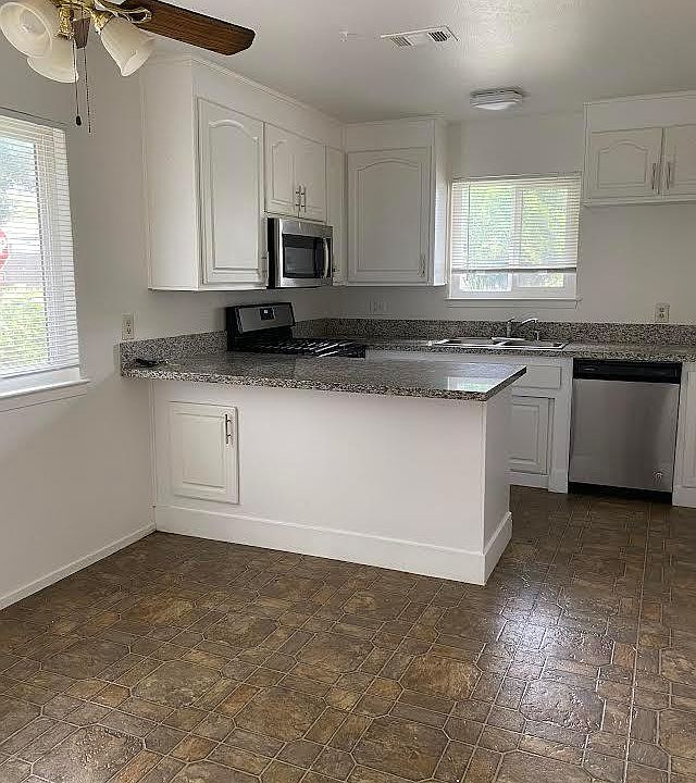 1st image of 5950 Hilltop Dr