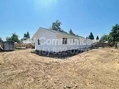 1246 Hughes St — Photo 15