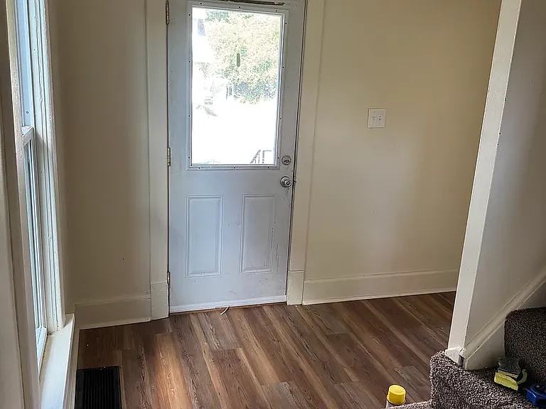 1710 Edwards Ave NE — Photo 5