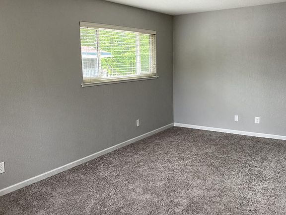 2nd image of 246 Sharp Cir APT 4