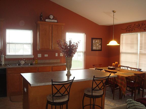 2nd image of 1733 Fieldstone Dr S