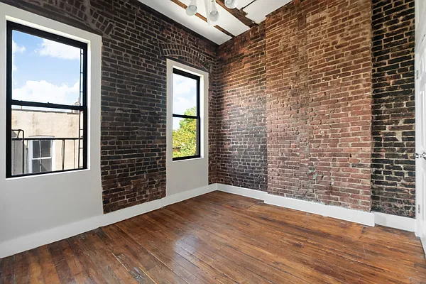 Rented by MNS | media 25