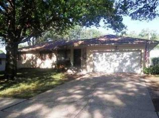 1739 SW Crest Dr, Topeka, KS 66604