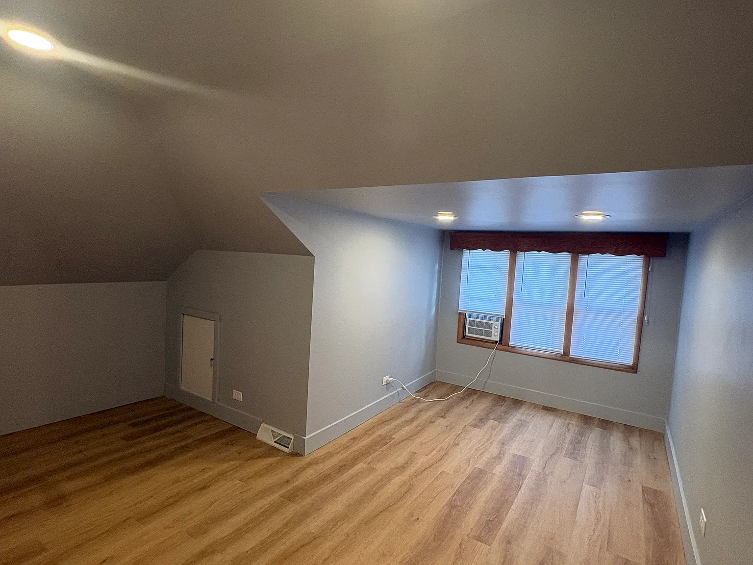 4 bed, 1886 sqft, $2,500 — Photo 4