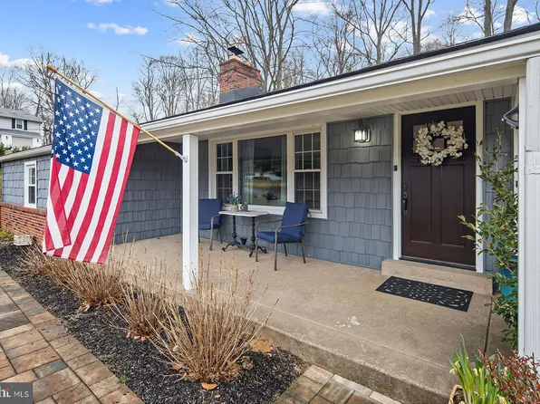 105 Ivy Ln, Glen Mills, PA 19342