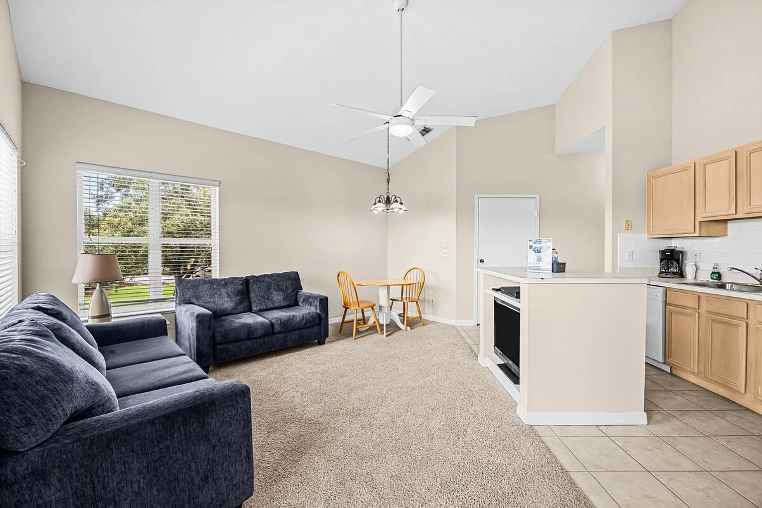 1 bed, 1.0 bath, $2,685 — Photo 2