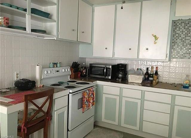 2nd image of 1852 Sunset Pl