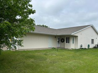 605 Meadows Dr, Hammond, WI 54015