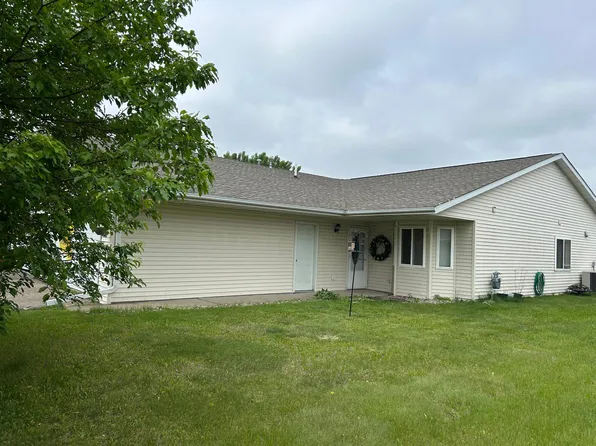 605 Meadows Dr, Hammond, WI 54015