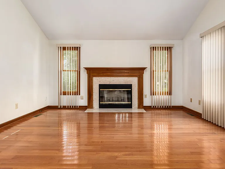 100 E Dublin Granville Rd #1 — Photo 14
