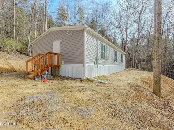 775 E Tanbark Trl, Cosby, TN 37722