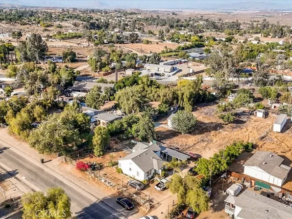 27068 Jarvis St, Perris, CA 92570