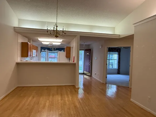 16 Mansfield Cir, Greensboro, NC 27455