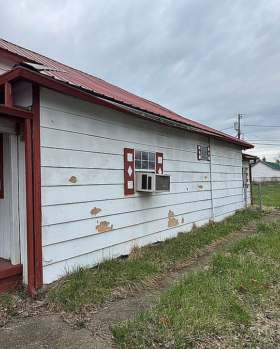 2nd image of 617 Center Ave