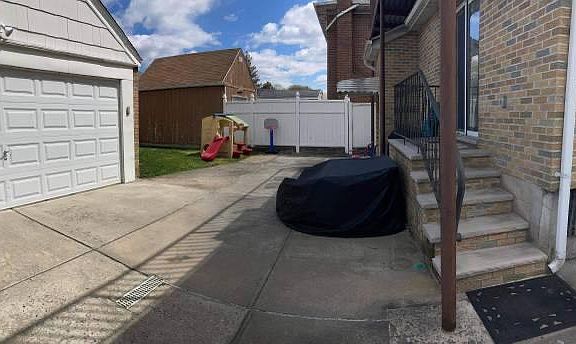 2nd image of 150-01 Murray Ln #1