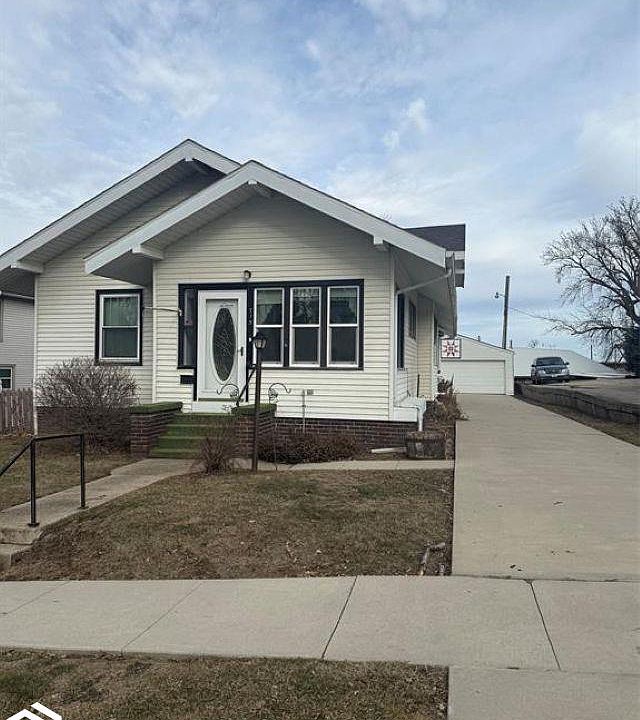 1st image of 715 1st St