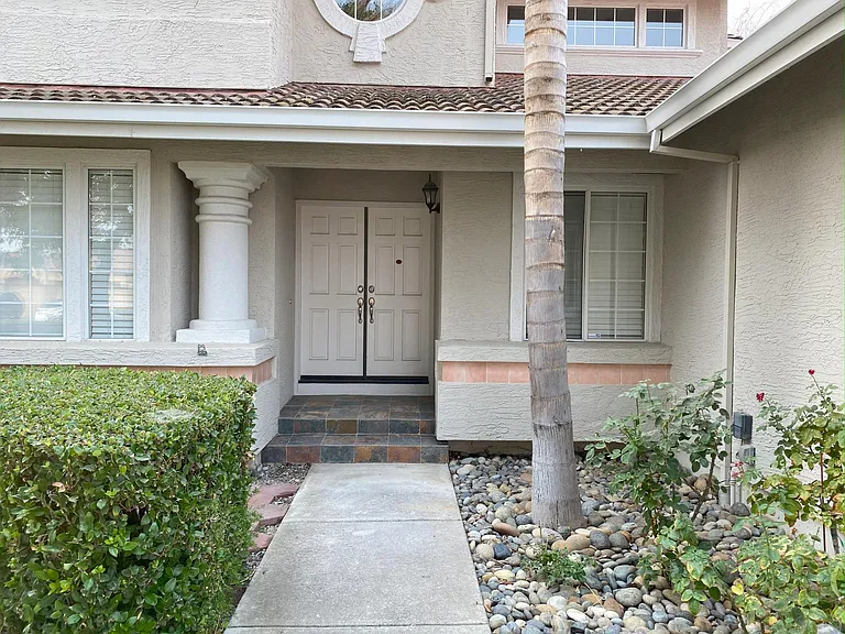 422 Madrone Pl — Photo 3