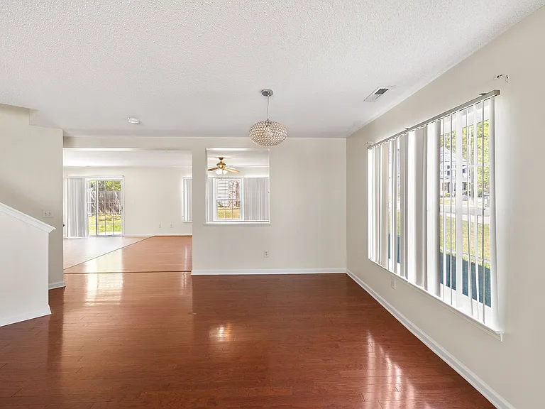 6571 Guard Hill Dr — Photo 11