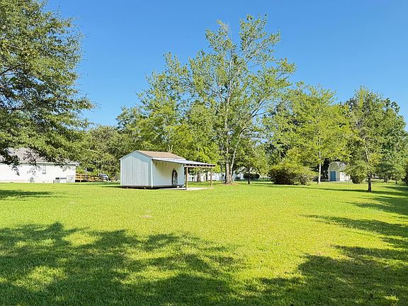 2nd image of 564 Alligator Loop Road